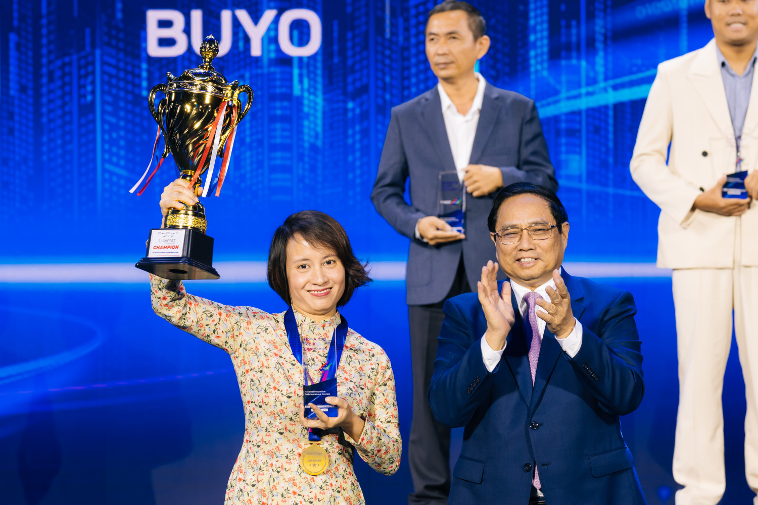 BUYO received champion cup from the PRIME MINISTER OF VIETNAM